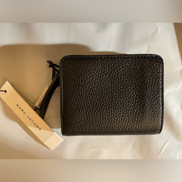 New With Defect Marc Jacobs Mini Empire City Black Leather Compact Coin Wallet - Picture 4 of 6